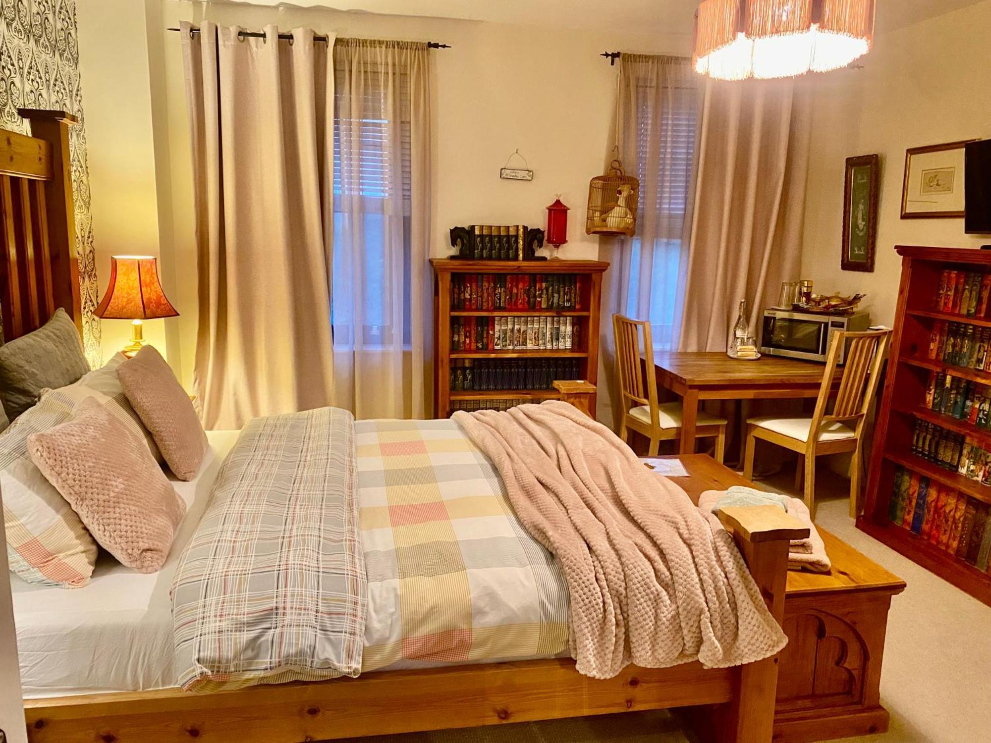 Upton Country Park Guest House Northampton Eksteriør billede