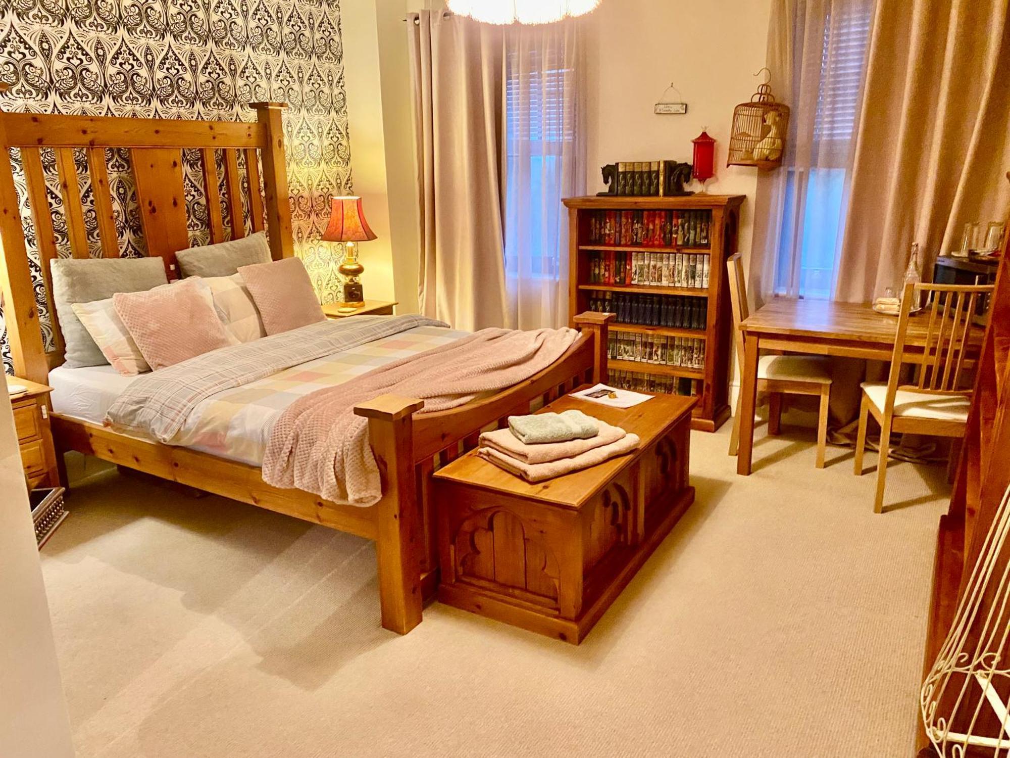 Upton Country Park Guest House Northampton Eksteriør billede