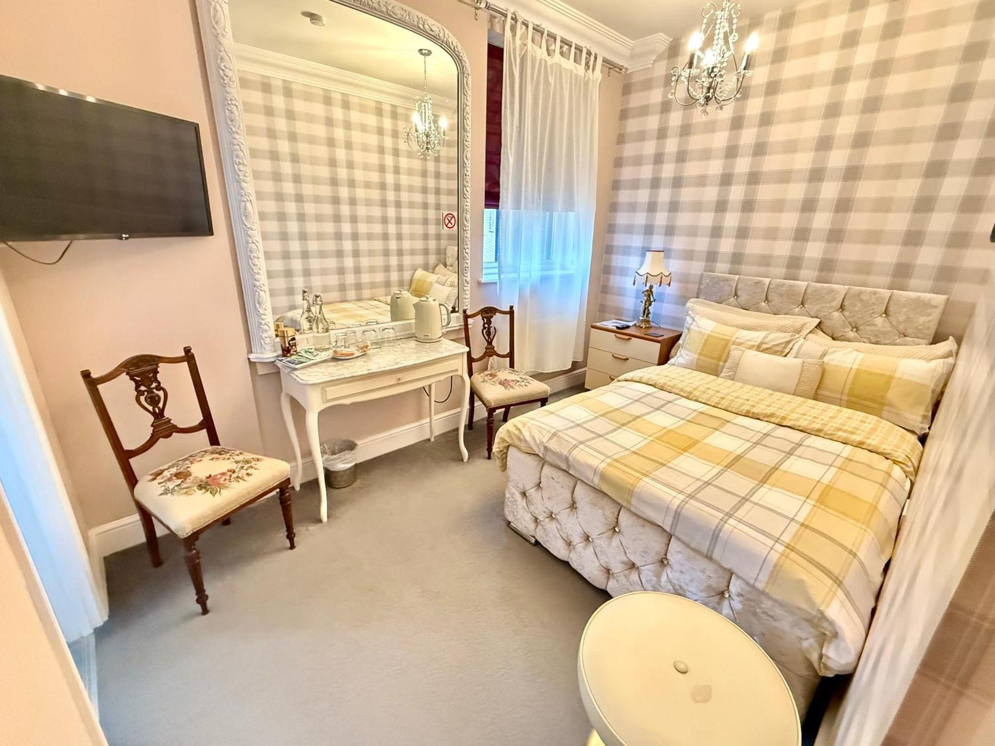 Upton Country Park Guest House Northampton Eksteriør billede