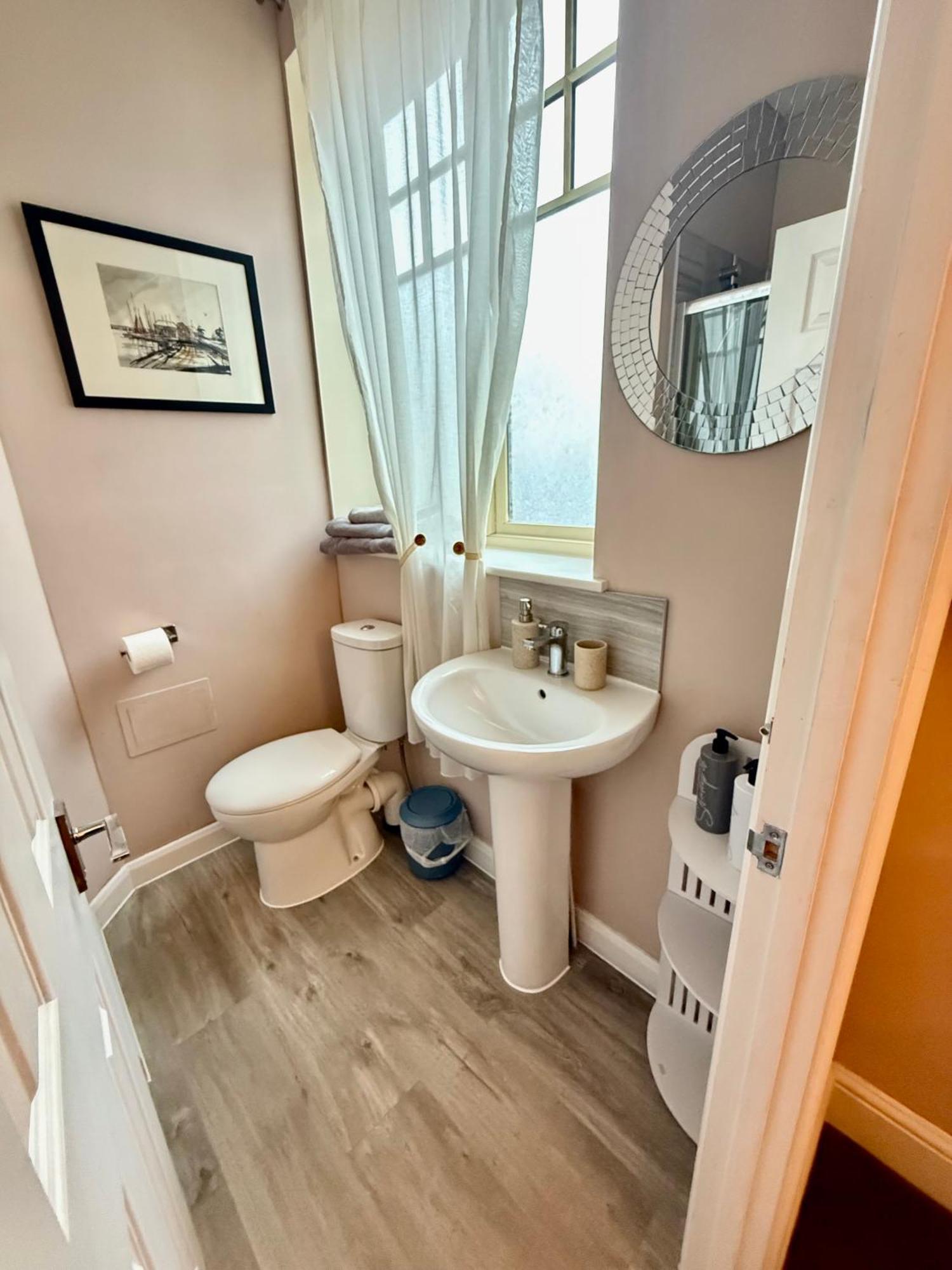 Upton Country Park Guest House Northampton Eksteriør billede